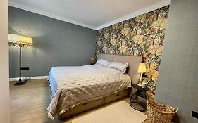 Luxury 2 Bedroom Top Central Apartment